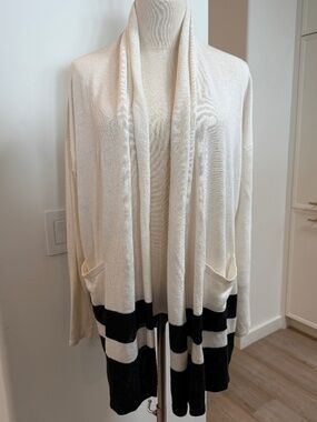 Ralph Lauren flowing cardigan with black border accent.  Size XL